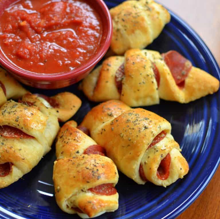 pizza-stuffed-crescent-rolls-small-town-woman