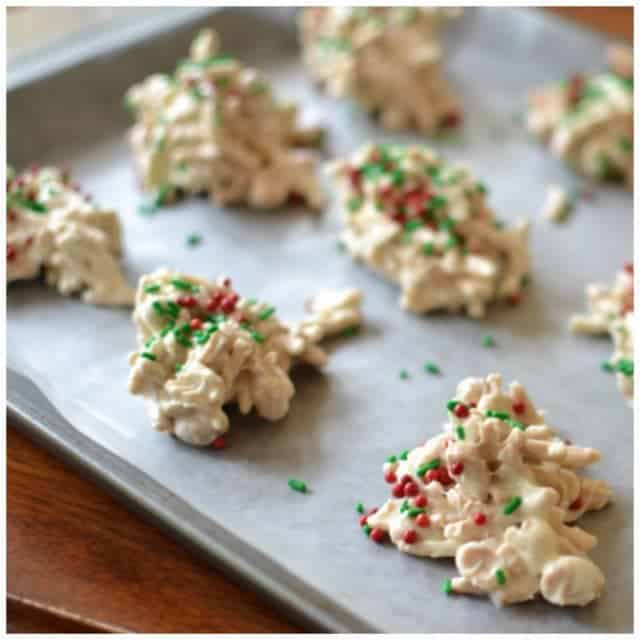 Mini Marshmallow Holiday Moon Pies 