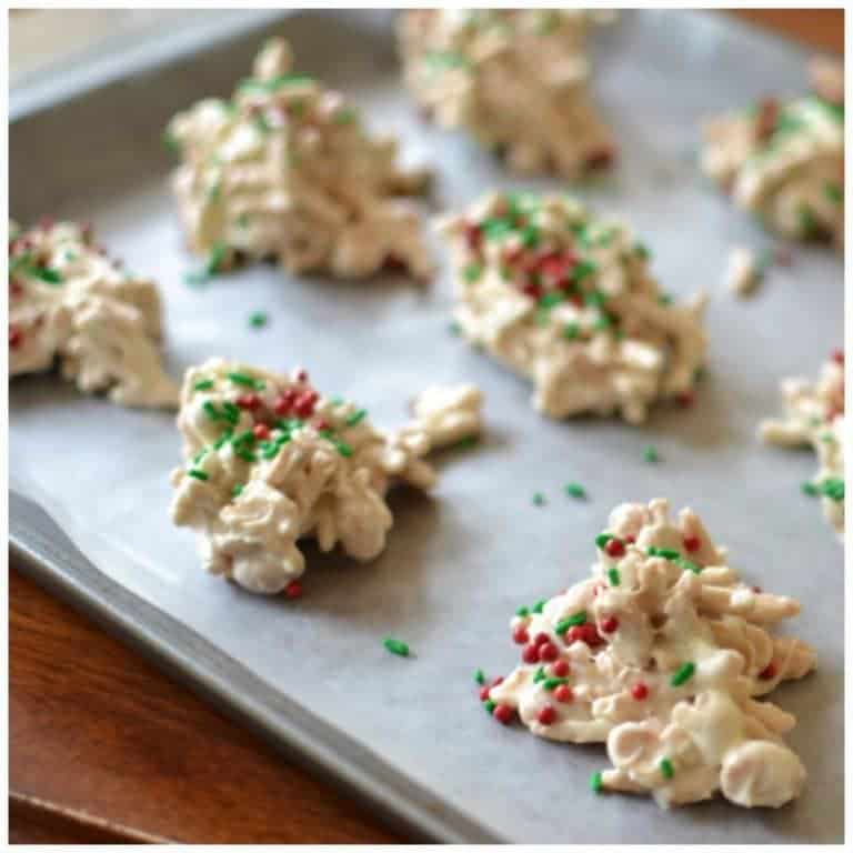 Mini Marshmallow Holiday Moon Pies | Small Town Woman