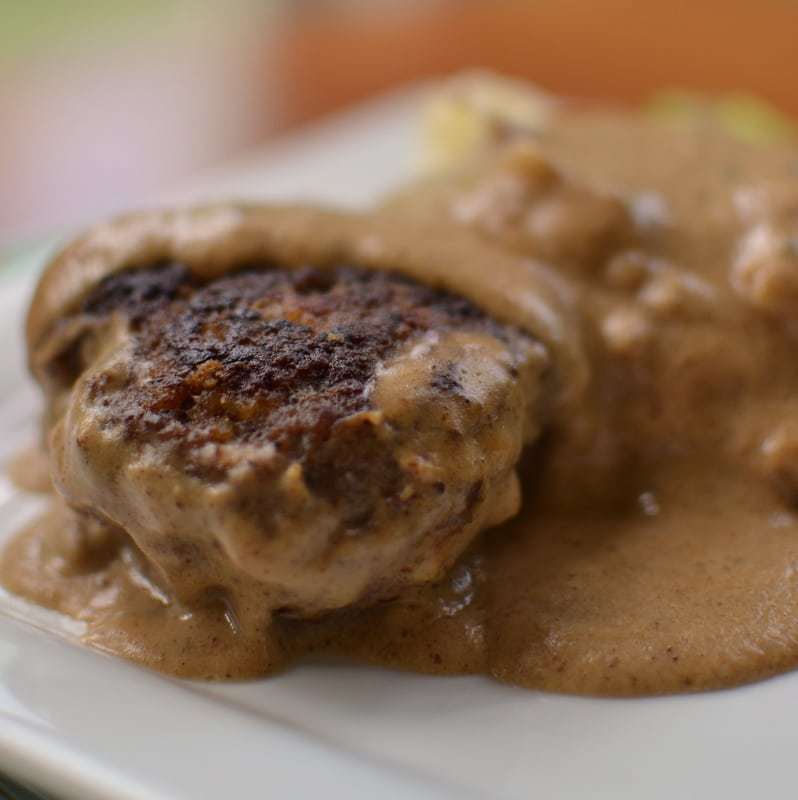 Hamburger-Steak-with-Country-Gravy-3