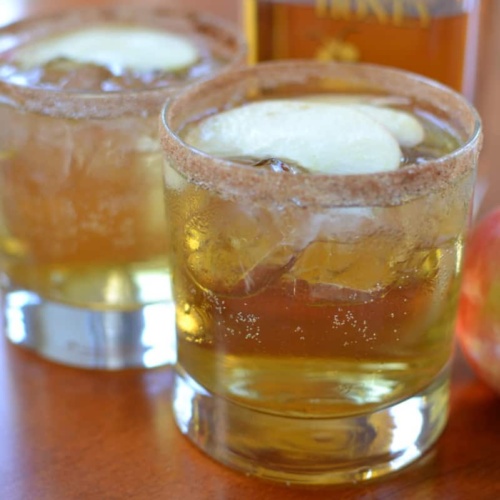 Apple Cider Whiskey Cocktails - Small Town Woman