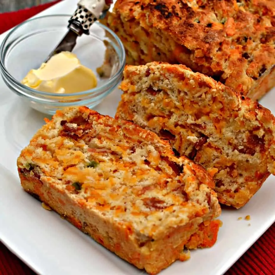 Easy Beer Bread | Small Town Woman