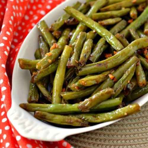 Stir Fried Green Beans with Ginger and Garlic - Small Town Woman