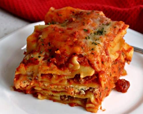 Easy Crock Pot Lasagna | Small Town Woman