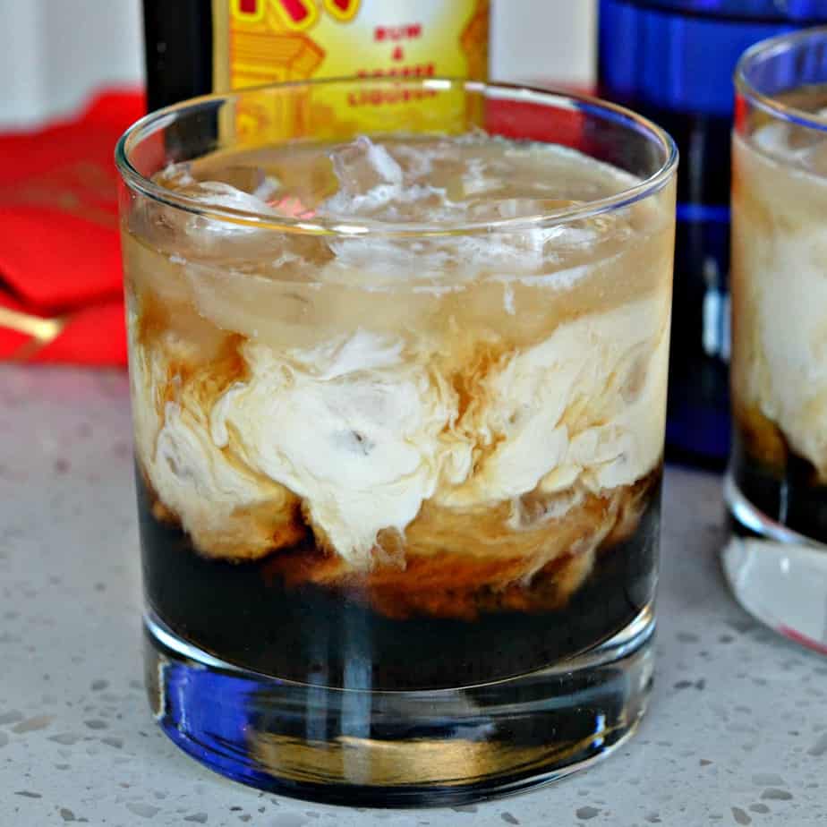 Best White Russian Recipe - How To Make White Russian Cocktail