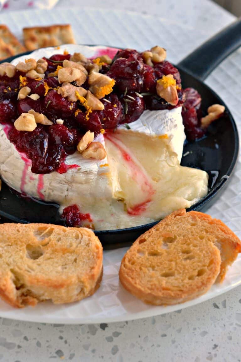 easy-baked-brie-small-town-woman