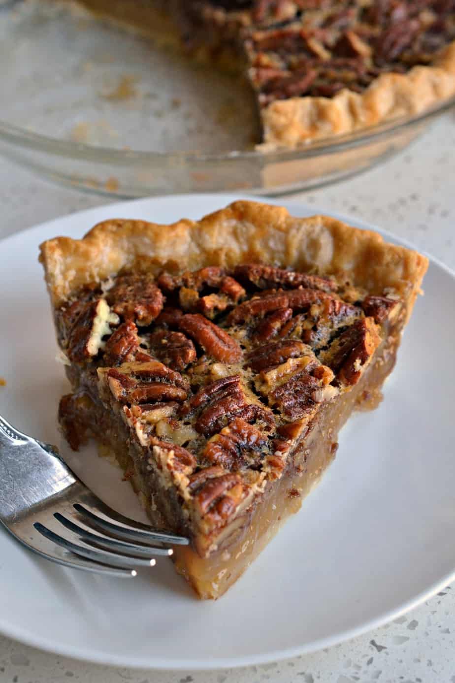 Easy Southern Pecan Pie | Small Town Woman
