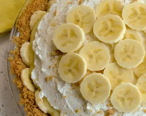 Homemade Banana Cream Pie from Scratch | Small Town Woman
