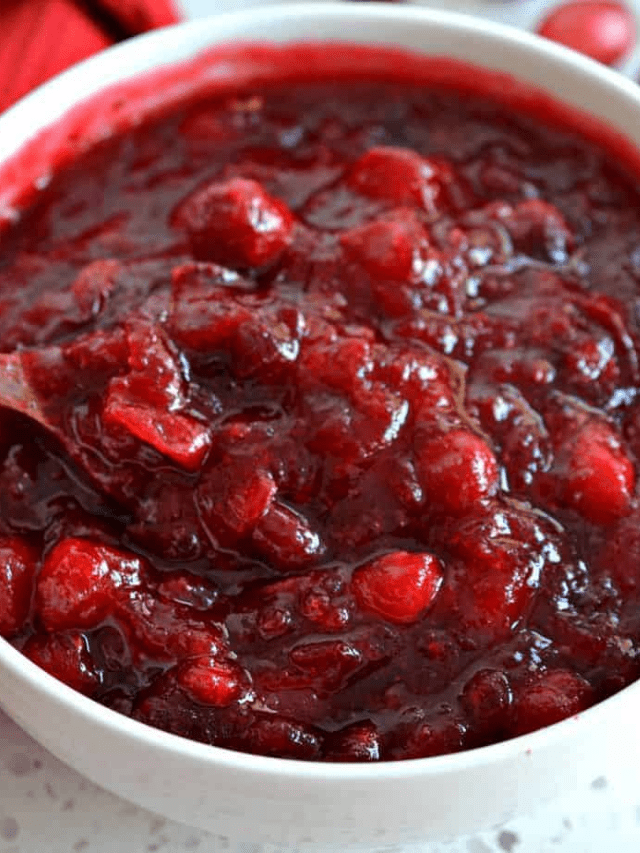 CRANBERRY SAUCE - Small Town Woman