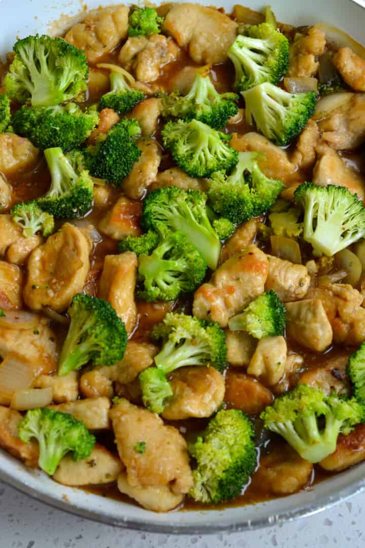 Chicken and Broccoli Stir Fry - Small Town Woman