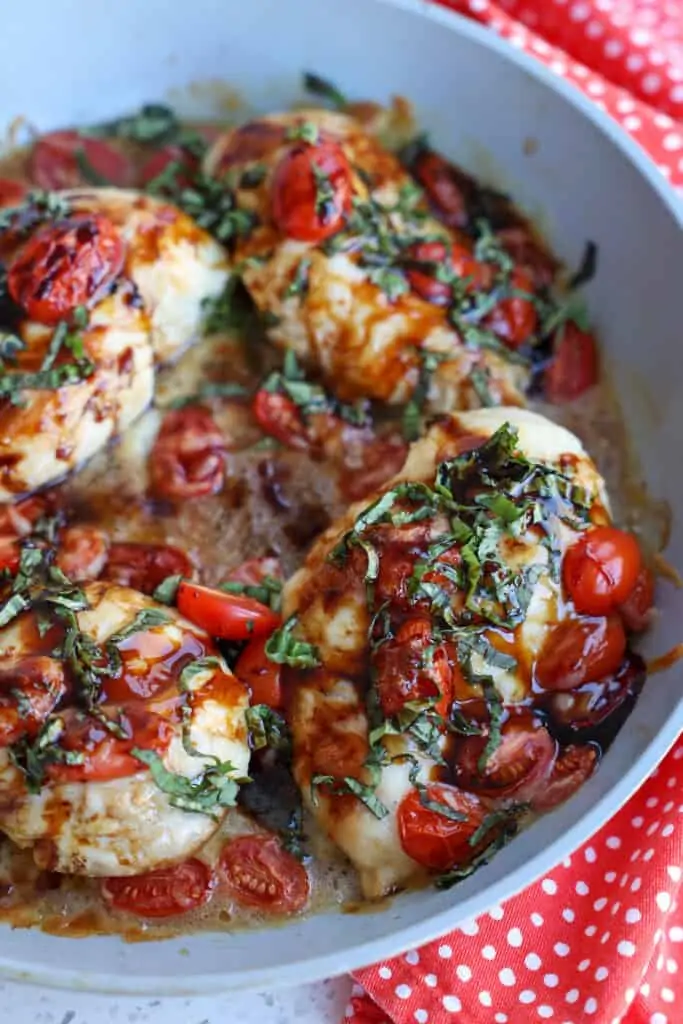 Easy Chicken Caprese | Small Town Woman