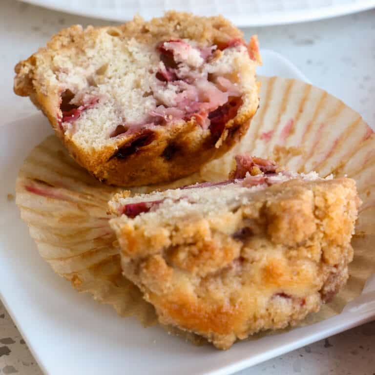Strawberry Rhubarb Crumble - Small Town Woman
