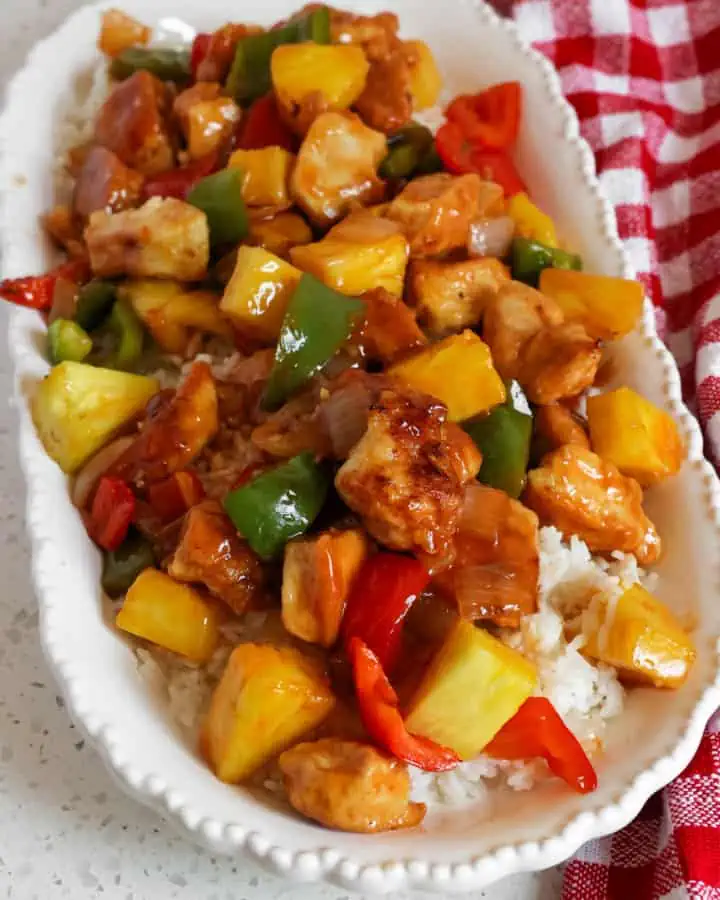 https://www.smalltownwoman.com/wp-content/uploads/2022/03/Sweet-and-Sour-Chicken-Preset-4x5-1-720x900.webp