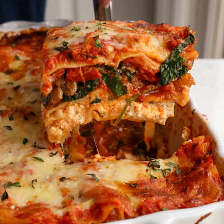 Easy Crock Pot Lasagna | Small Town Woman