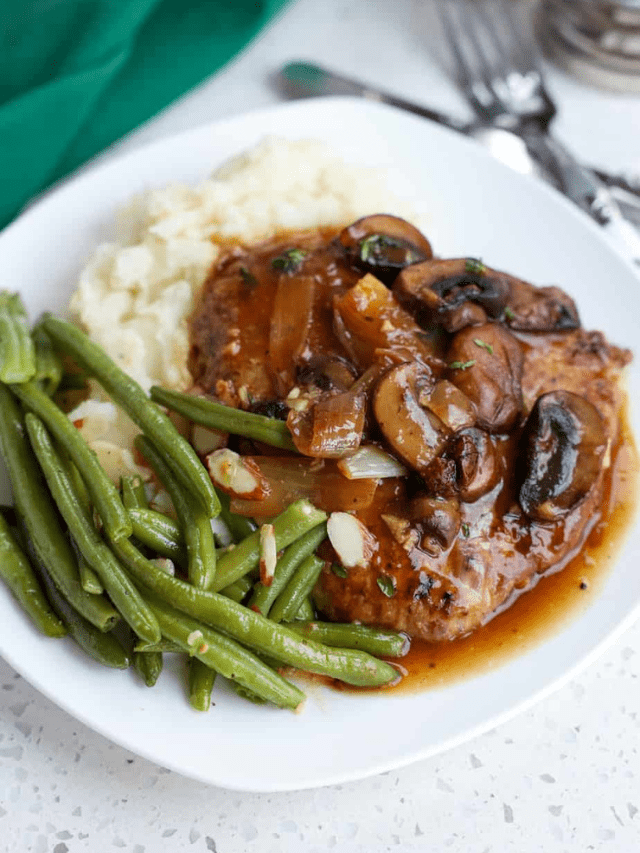 CUBE STEAK AND GRAVY - Small Town Woman