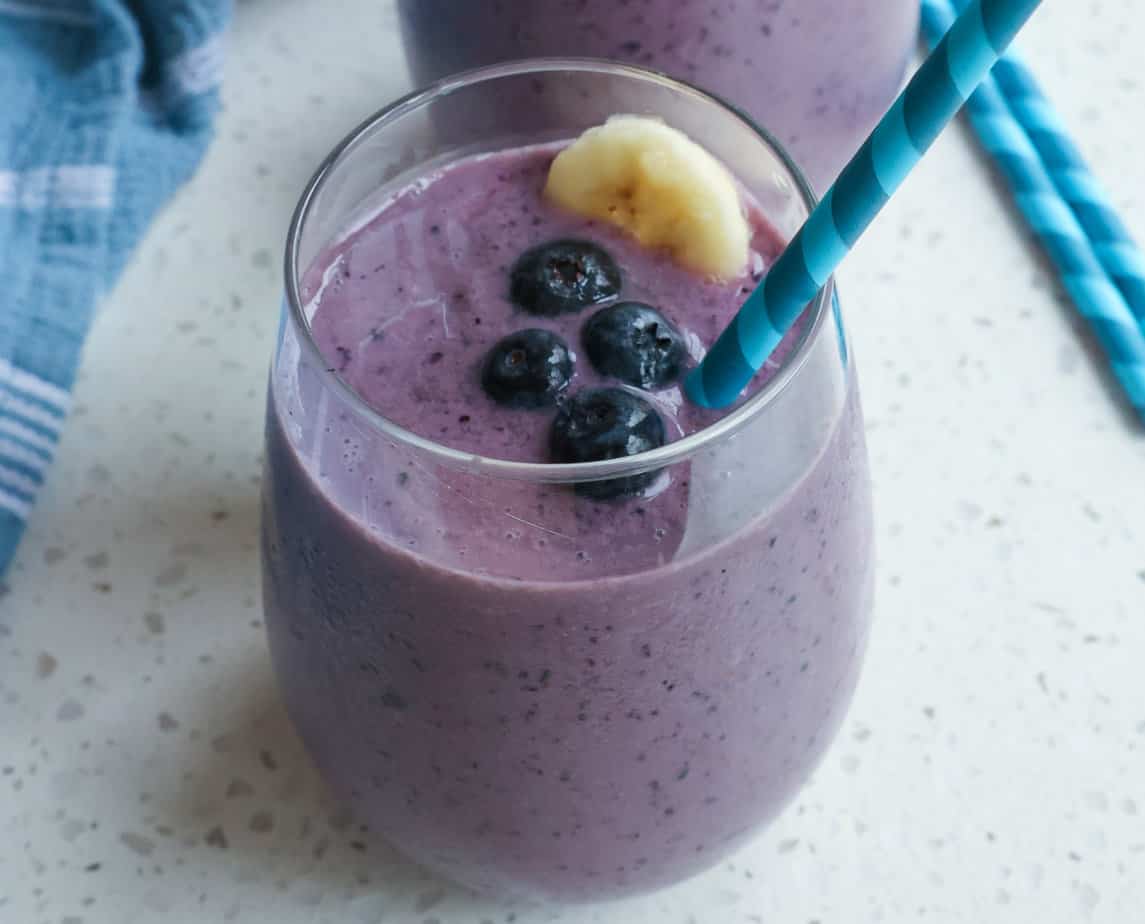 Easy Blueberry Smoothie | Small Town Woman