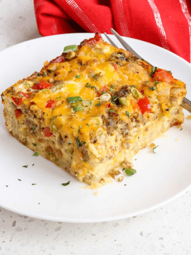 Hashbrown Breakfast Casserole - Small Town Woman