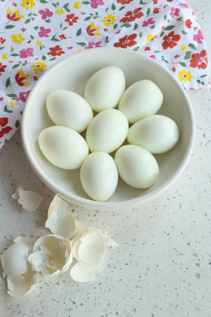https://www.smalltownwoman.com/wp-content/uploads/2023/04/Hard-Boiled-Eggs-6-683x1024.webp
