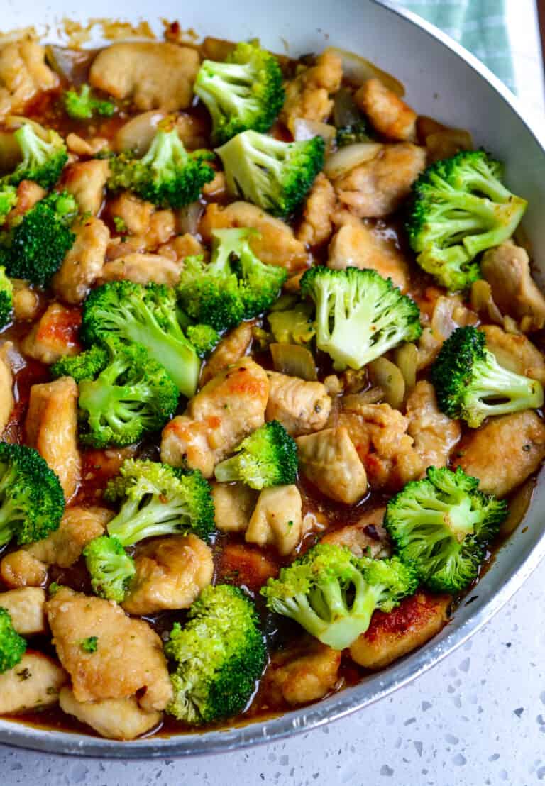 Chicken and Broccoli Stir Fry - Small Town Woman