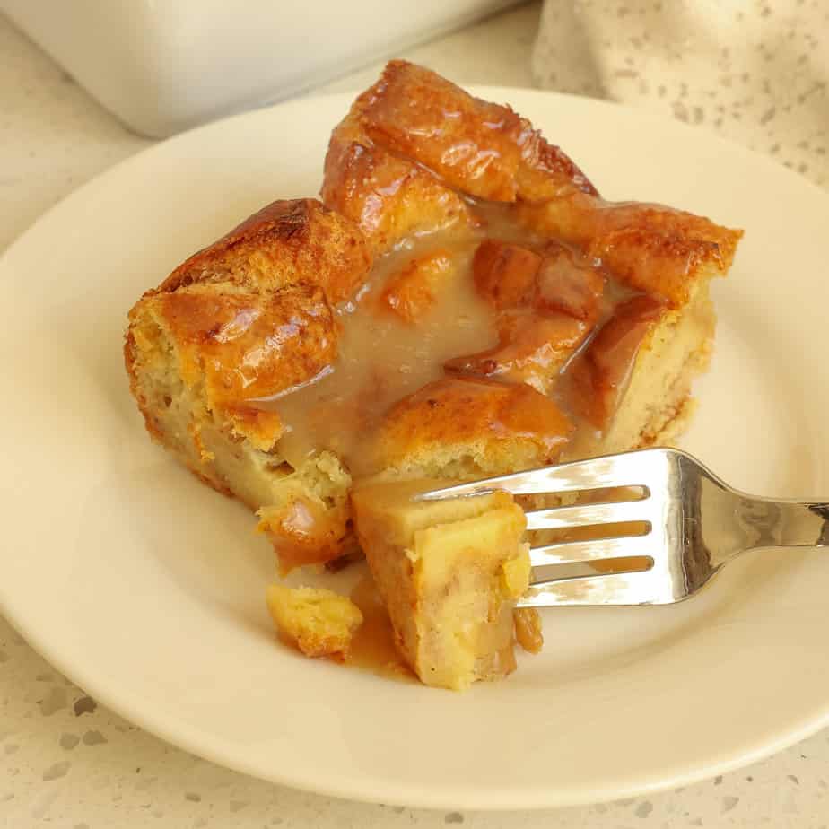 bread-pudding-with-vanilla-sauce