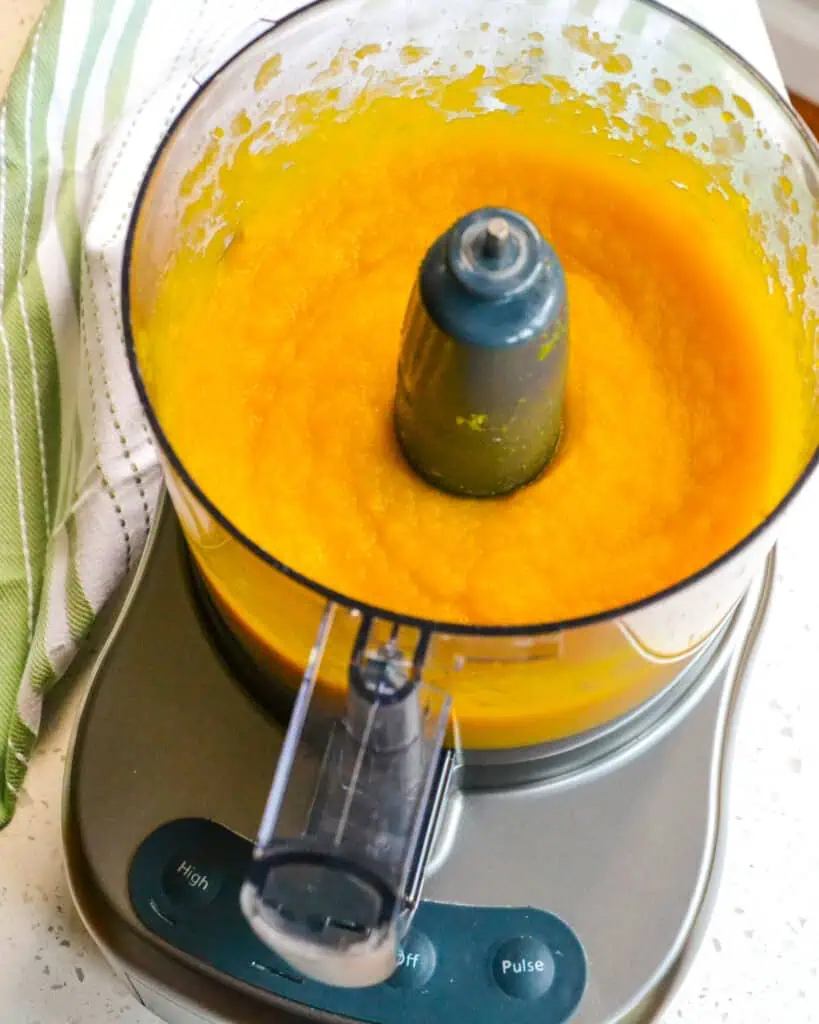 Pumpkin puree in the food processor. 